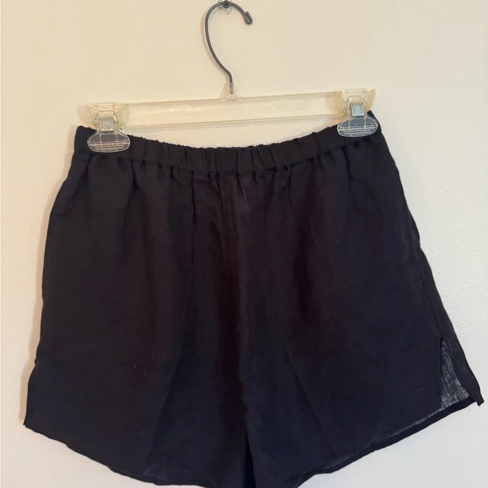 Vitamin A Black Linen Women's Elastic Waist Shorts M